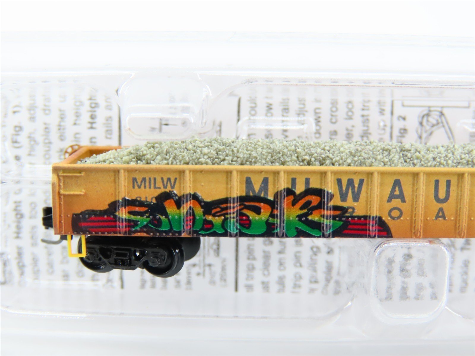 Z Micro-Trains MTL 52344050 MILW Milwaukee Road 50' Gondola w/ Load & Graffiti