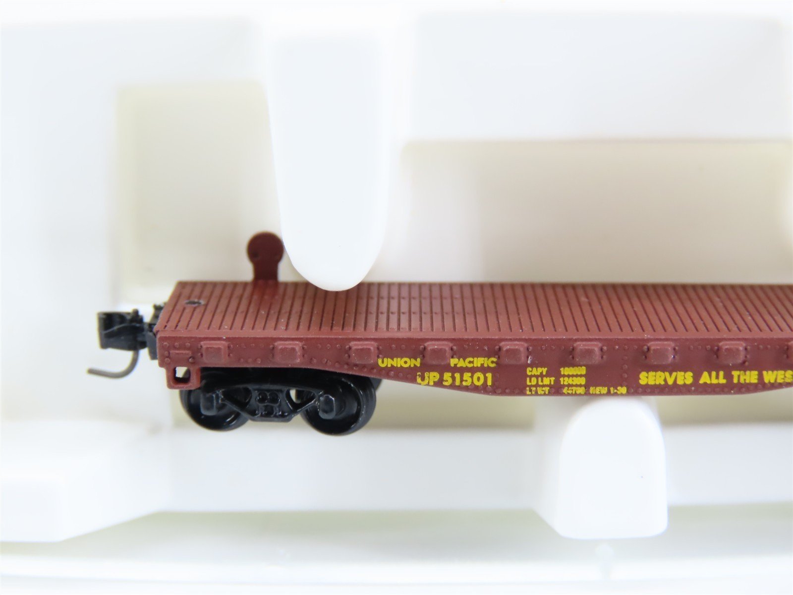 Z Scale Kadee Micro-Trains MTL 14505-2 UP Serves All The West Flat Car #51501