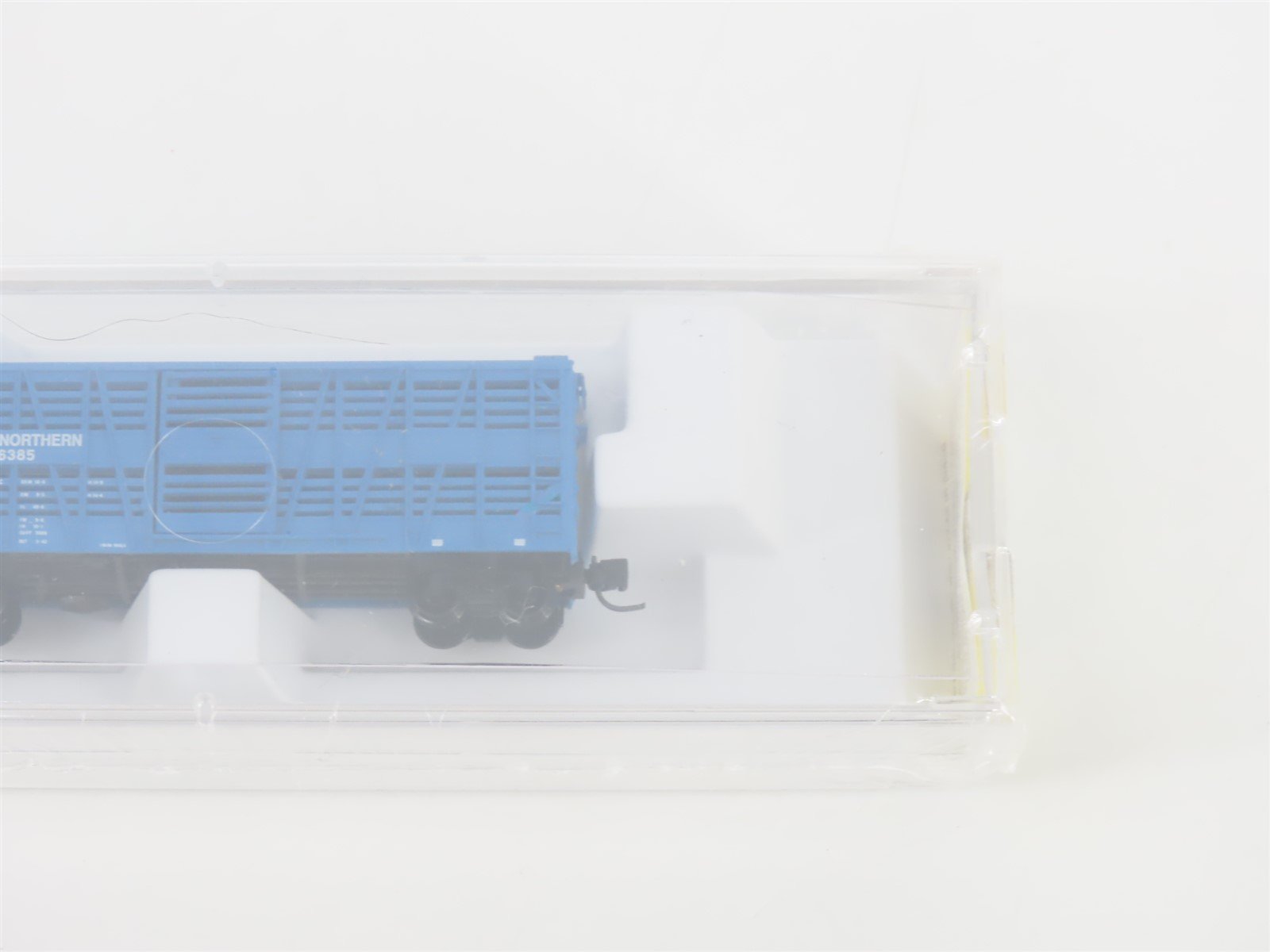 Z Micro-Trains MTL 13812-2 GN Great Northern Big Sky Blue 40' Stock Car #56385