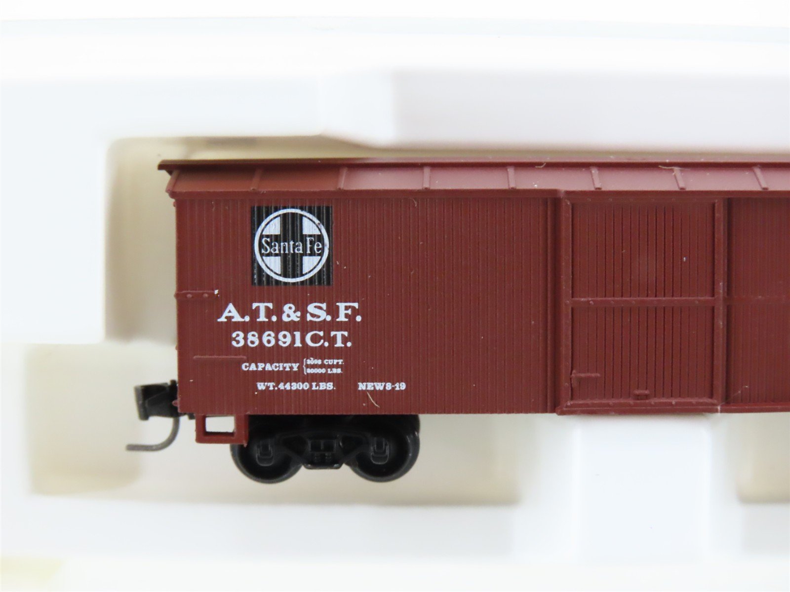 Z Scale Kadee Micro-Trains MTL 13905-2 ATSF Santa Fe 40' Woodside Boxcar #38691