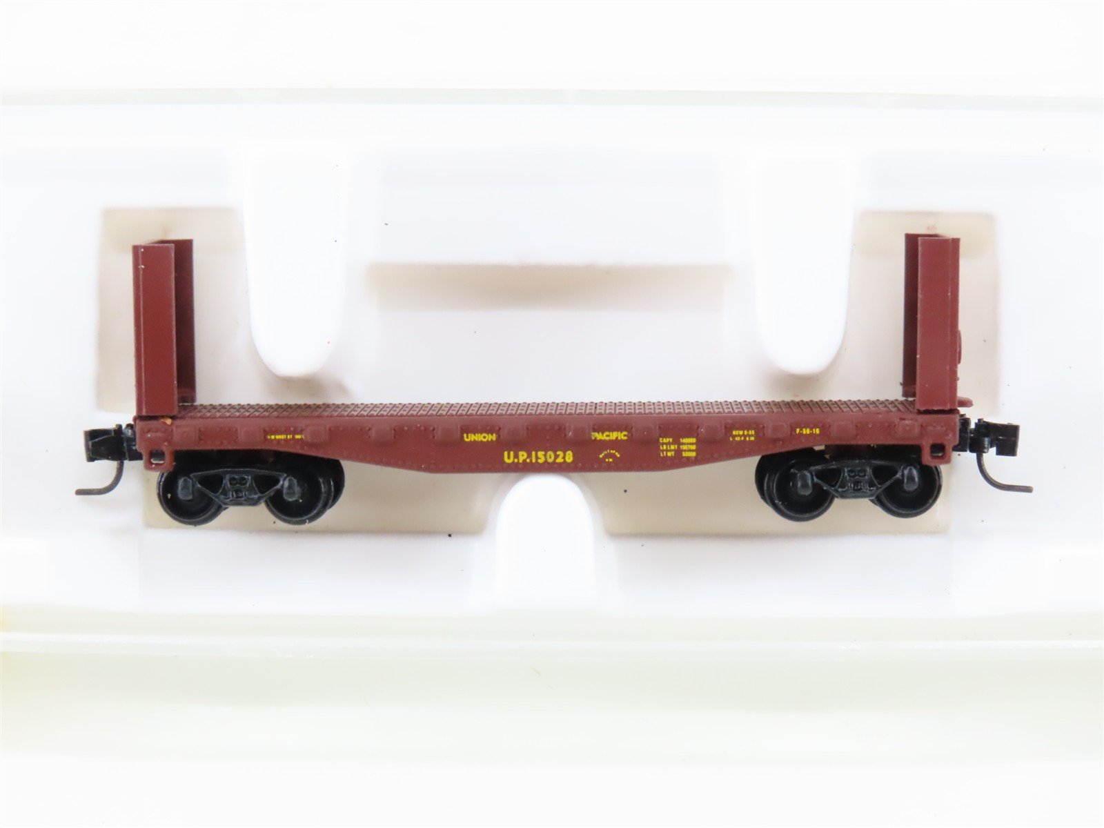 Z Scale Kadee Micro-Trains MTL 14604-2 UP Union Pacific Bulkhead Flatcar #15028