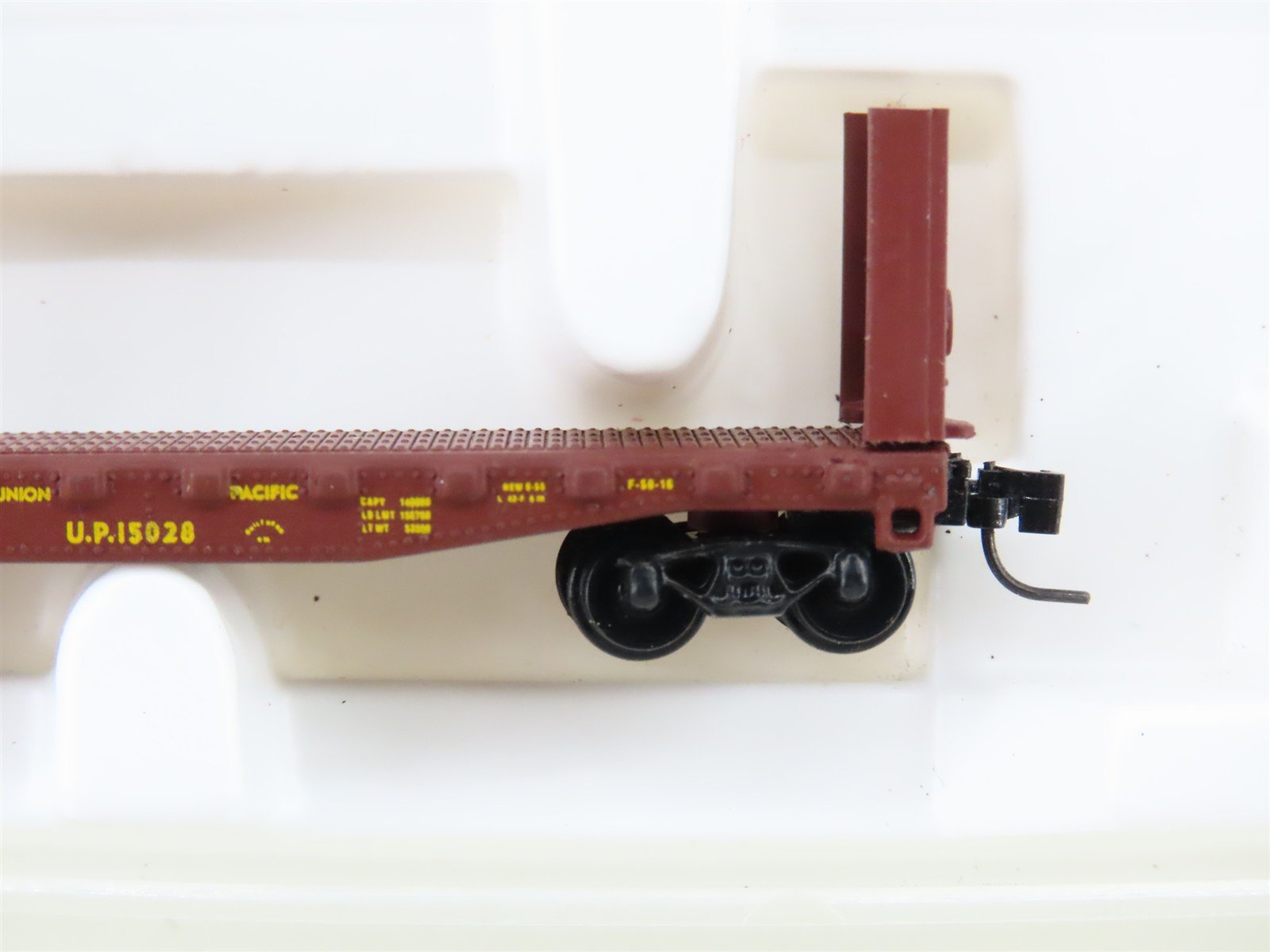 Z Scale Kadee Micro-Trains MTL 14604-2 UP Union Pacific Bulkhead Flatcar #15028