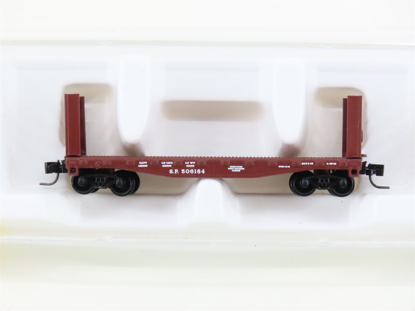 Z Kadee Micro-Trains MTL 14601-2 SP Southern Pacific Bulkhead Flatcar #506184