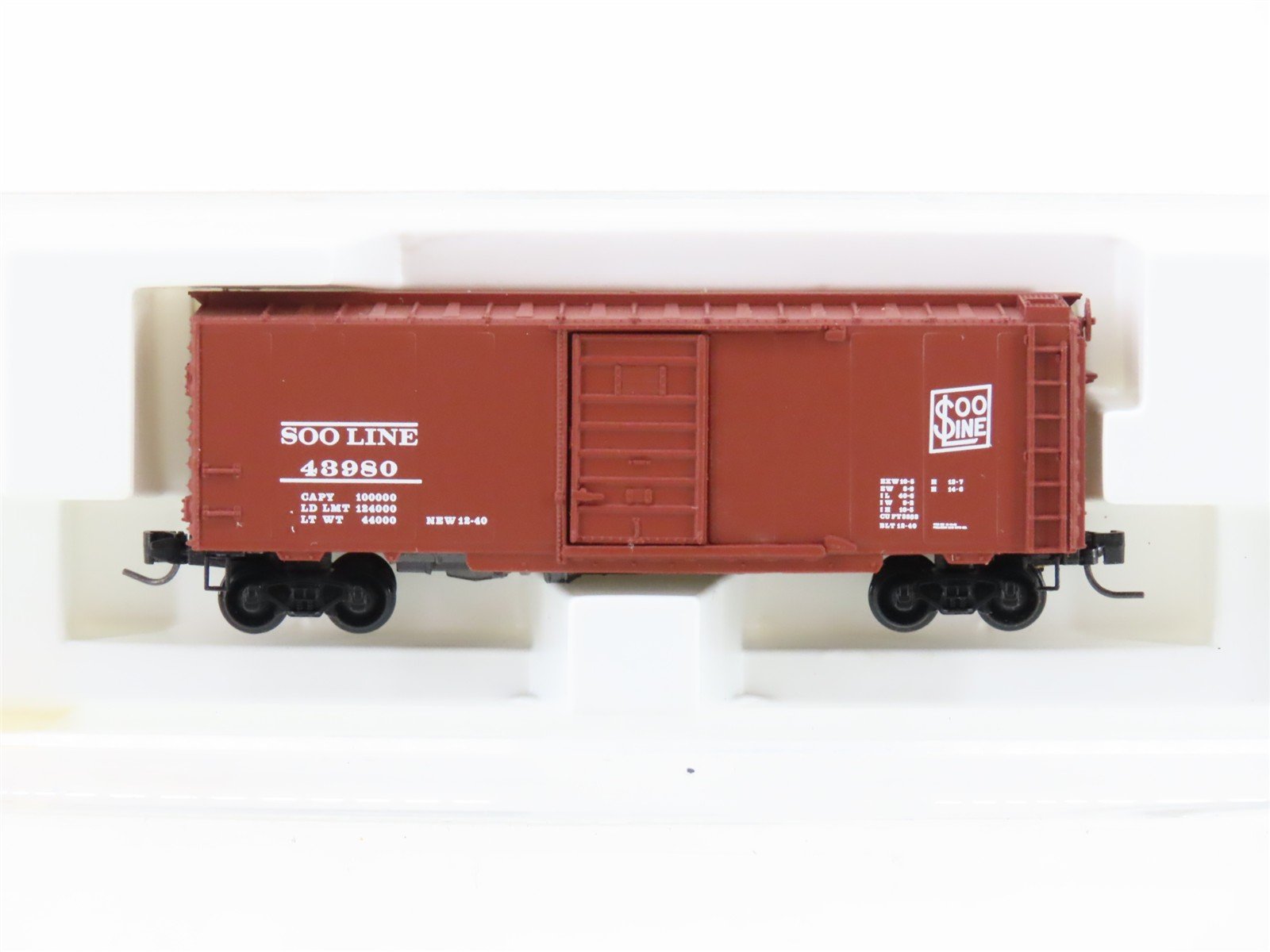 Z Scale Kadee Micro-Trains 14120-2 SOO Line 40' Single Door Boxcar #43980