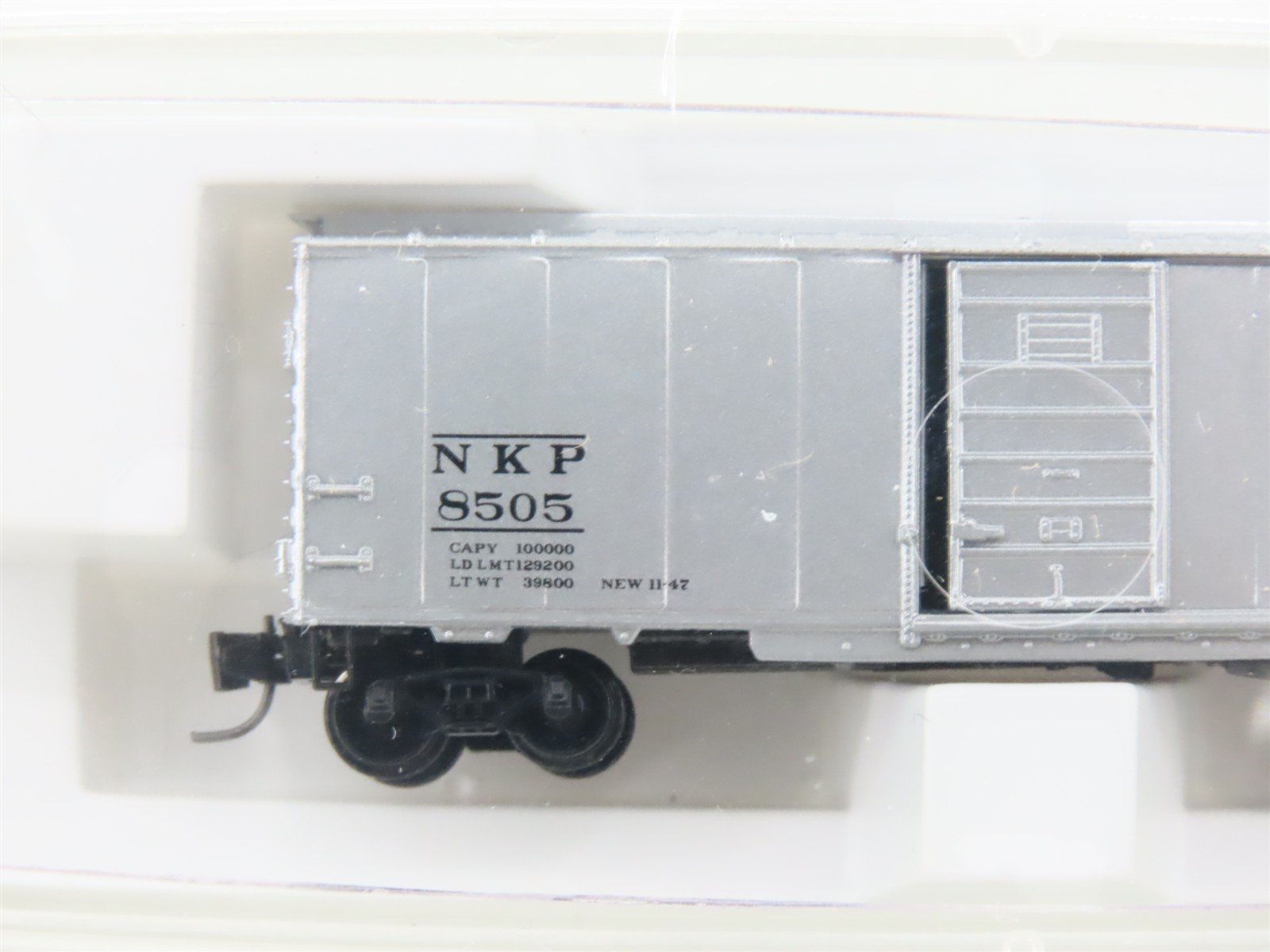 Z Scale Micro-Trains 14122-2 NKP Nickel Plate Road 40' Standard Boxcar #8505