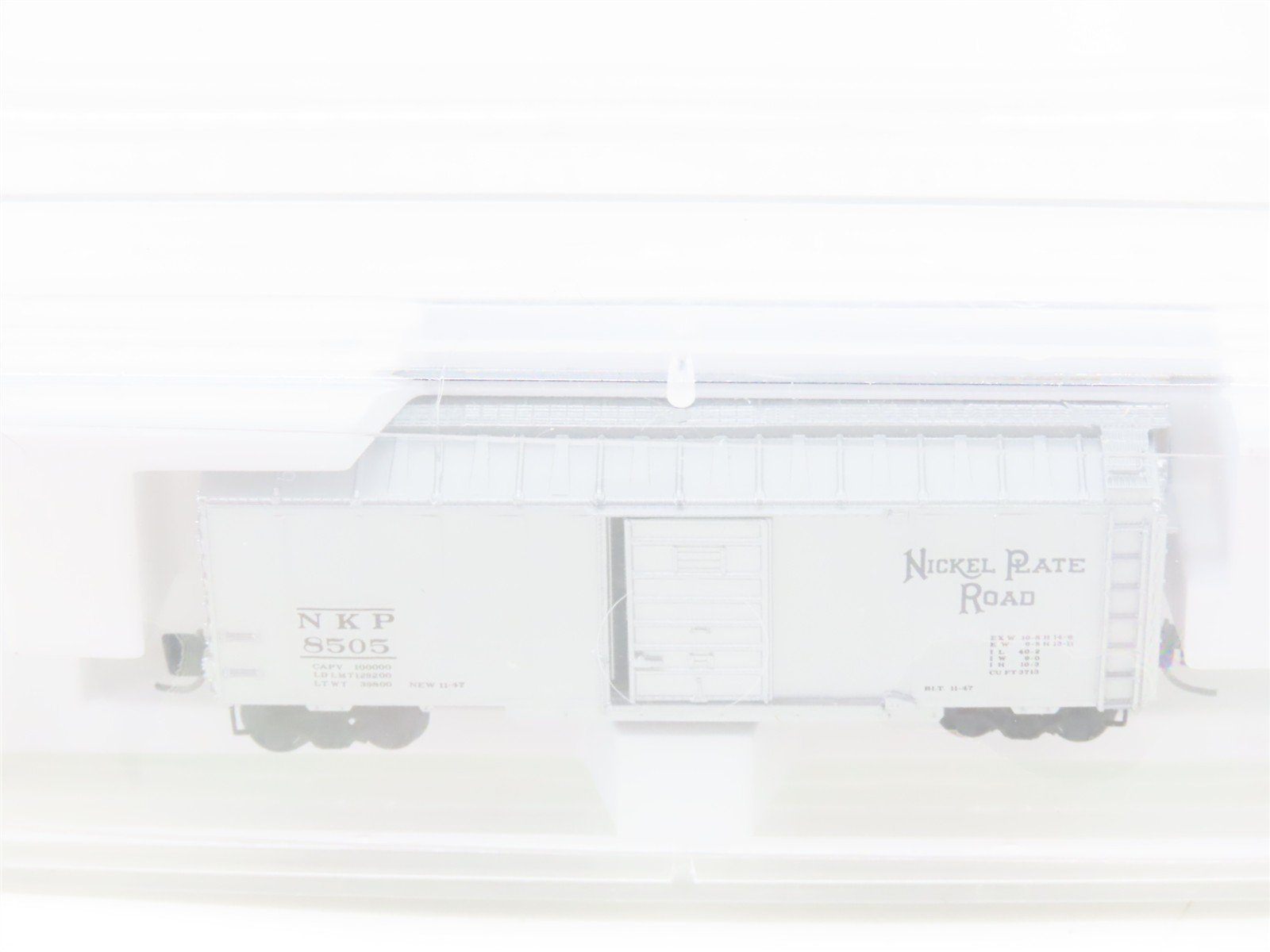 Z Scale Micro-Trains 14122-2 NKP Nickel Plate Road 40' Standard Boxcar #8505