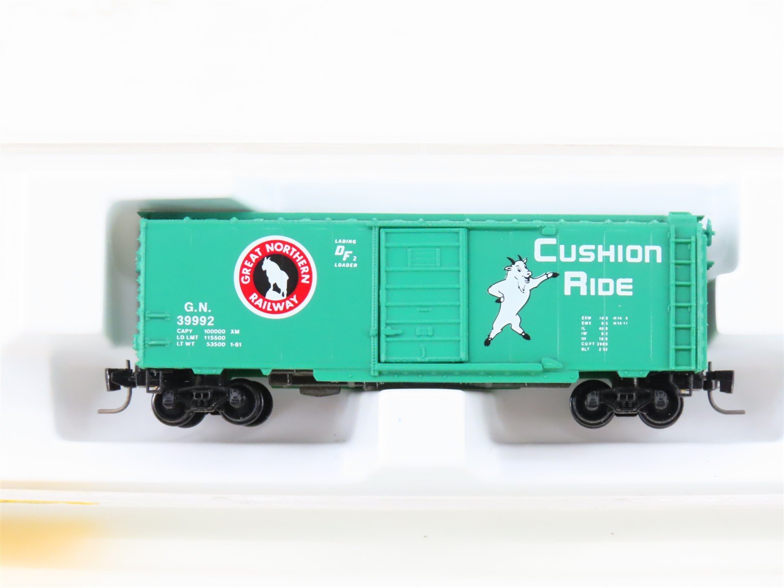 Z Scale Micro-Trains 14125-2 GN Great Northern "Goat" 40' Standard Boxcar #39992