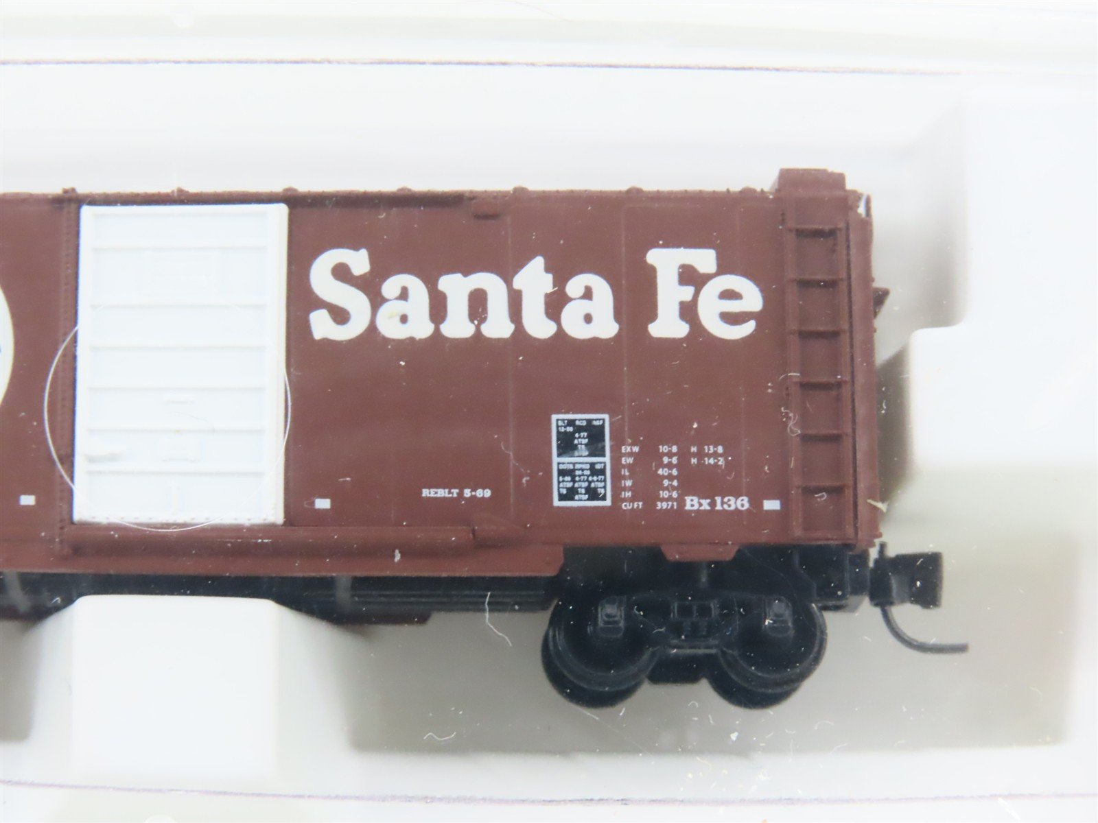 Z Micro-Trains MTL 14147-2 ATSF Santa Fe 40' Standard Boxcar #22640