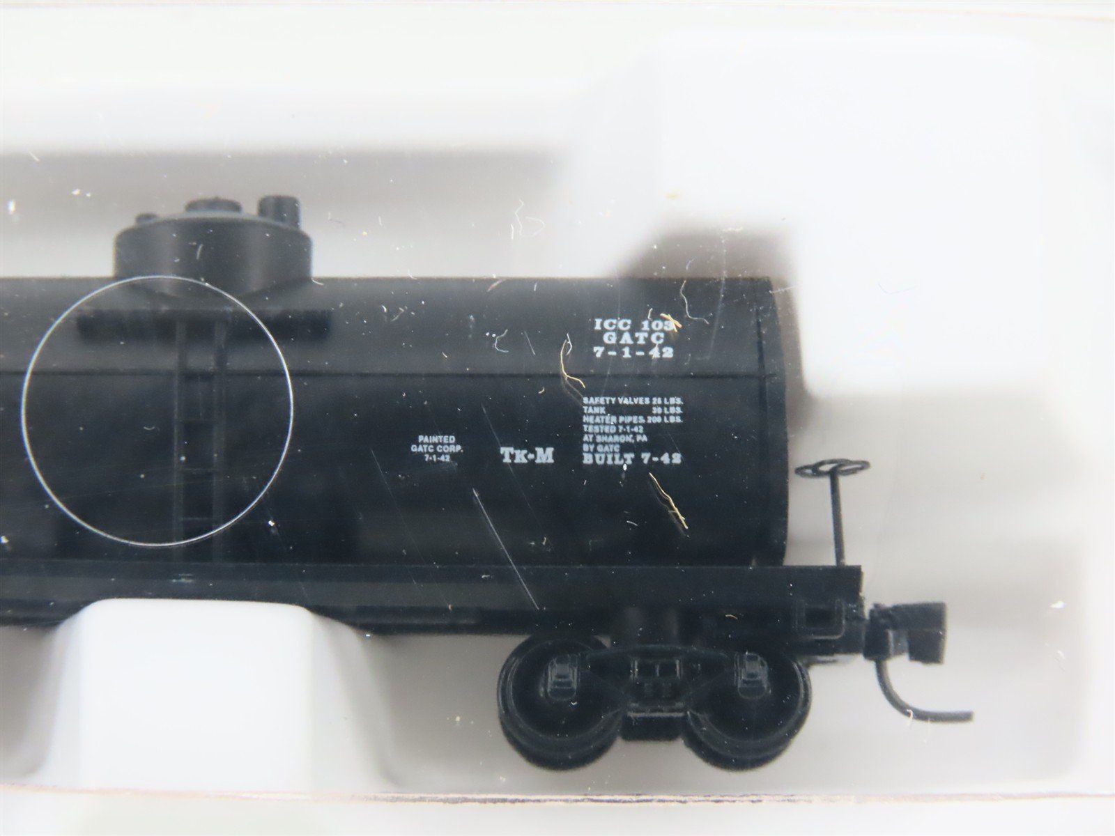 Z Scale Micro-Trains MTL 14402-2 ATSF Santa Fe 39' Single Dome Tankcar #100938