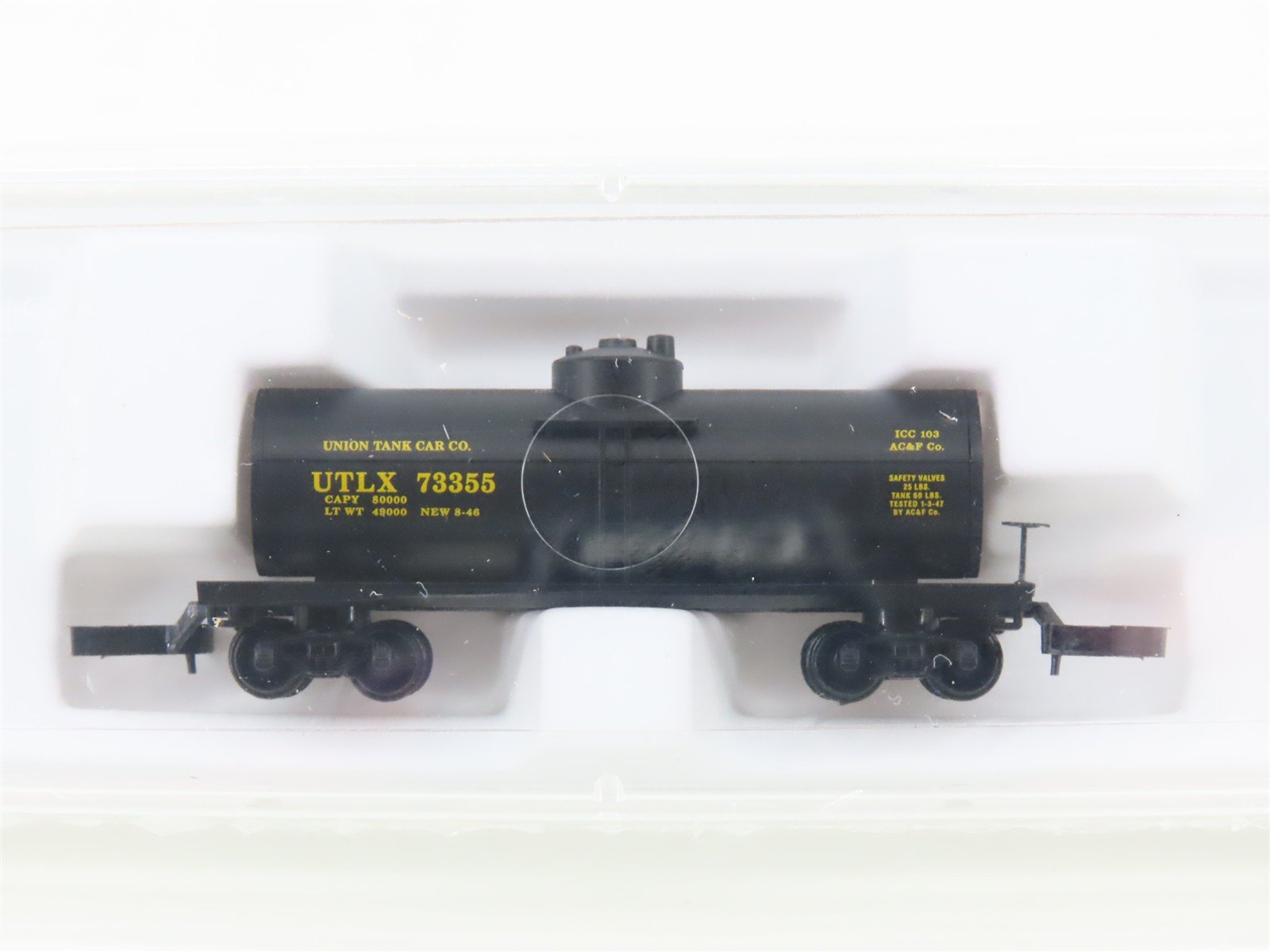 Z Scale Micro-Trains MTL 14403 UTLX Union Tank Co Single Dome Tankcar #73355