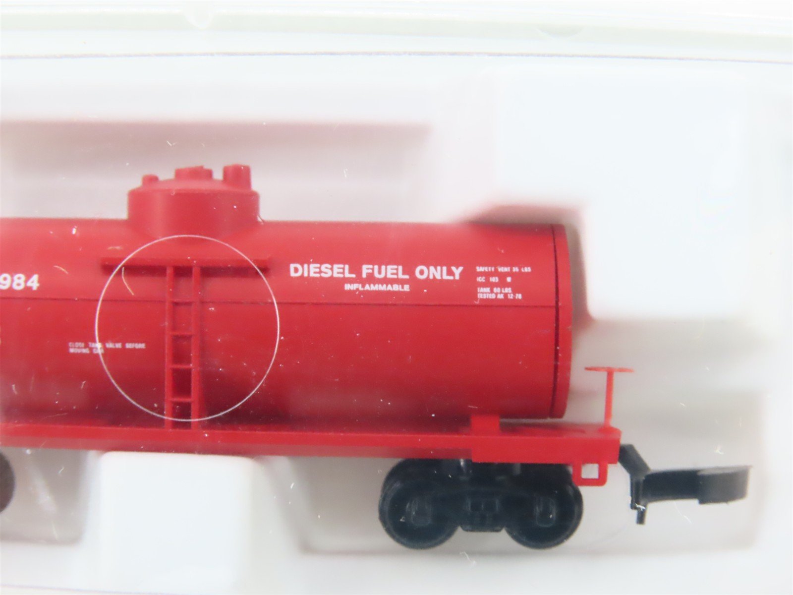 Z Scale Micro-Trains MTL 14419 CN Canadian National Single Dome Tankcar #990984