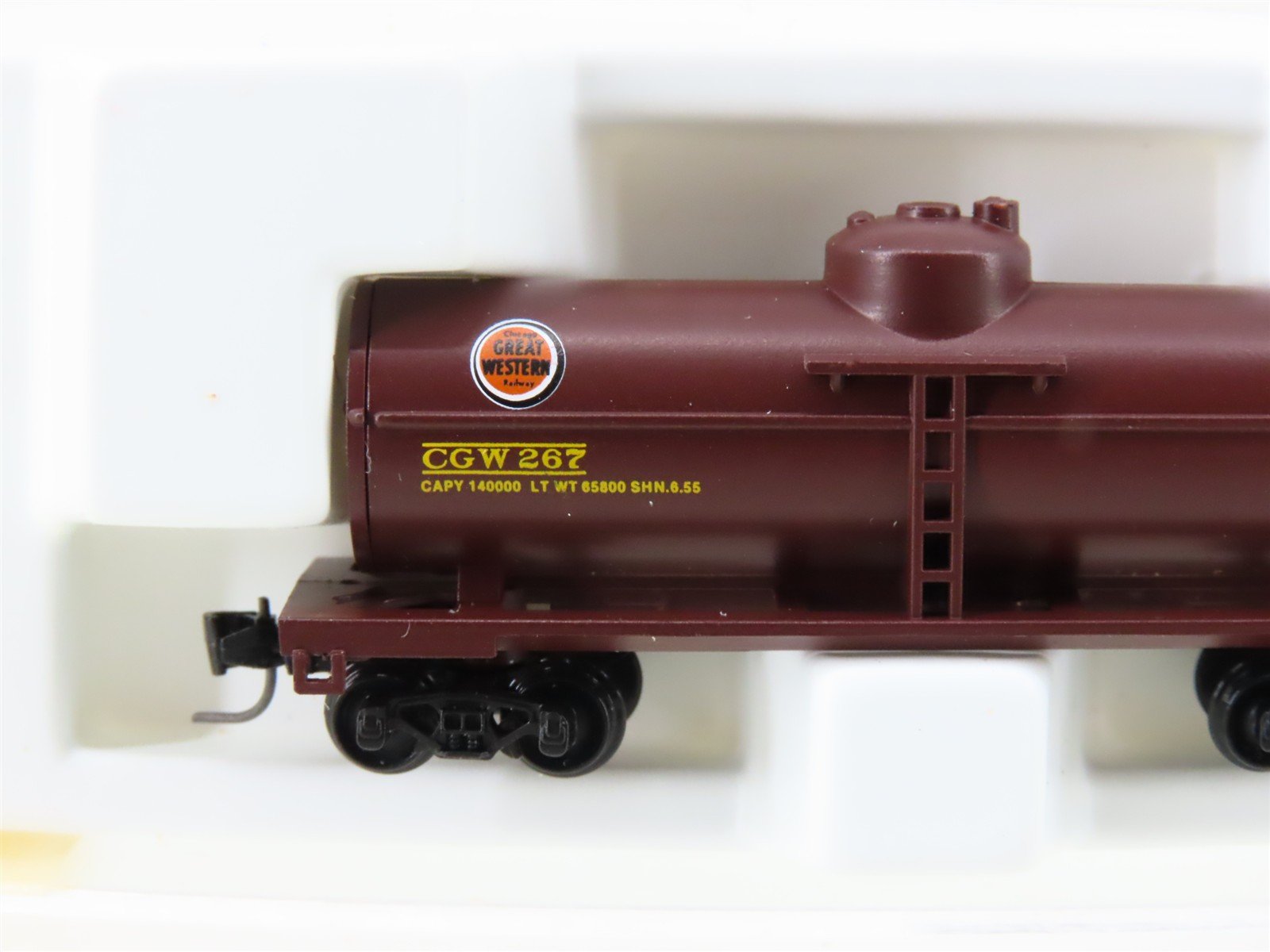 Z Micro-Trains MTL 14411-2 CGW Chicago Great Western Single Dome Tankcar #267