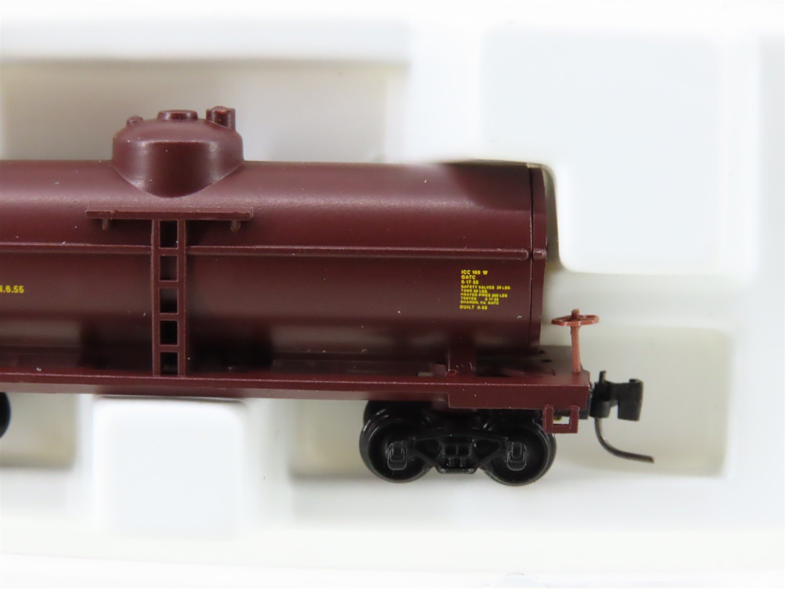 Z Micro-Trains MTL 14411-2 CGW Chicago Great Western Single Dome Tankcar #267