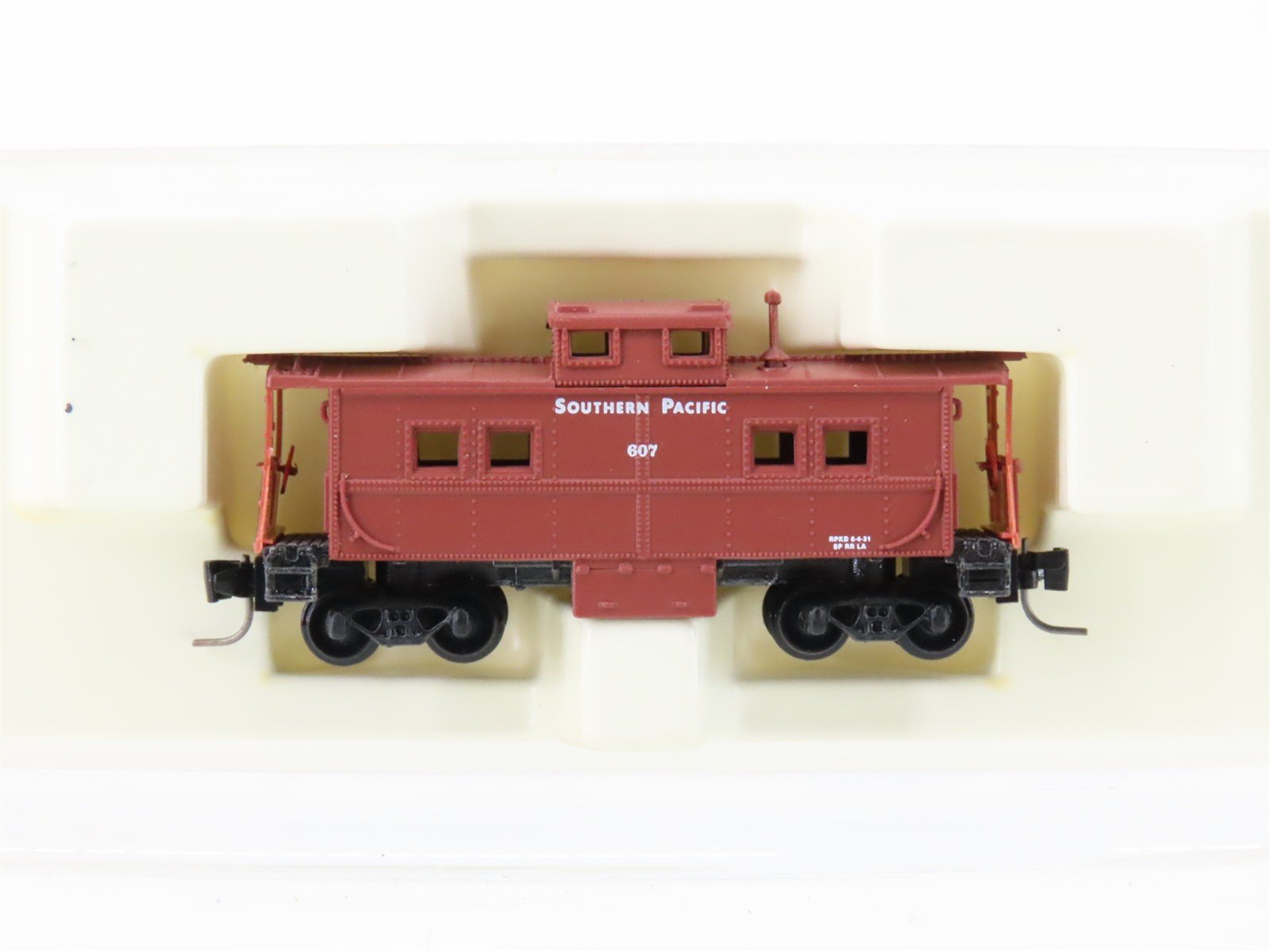 Z Scale Micro-Trains MTL 14711-2 SP Southern Pacific Caboose #607