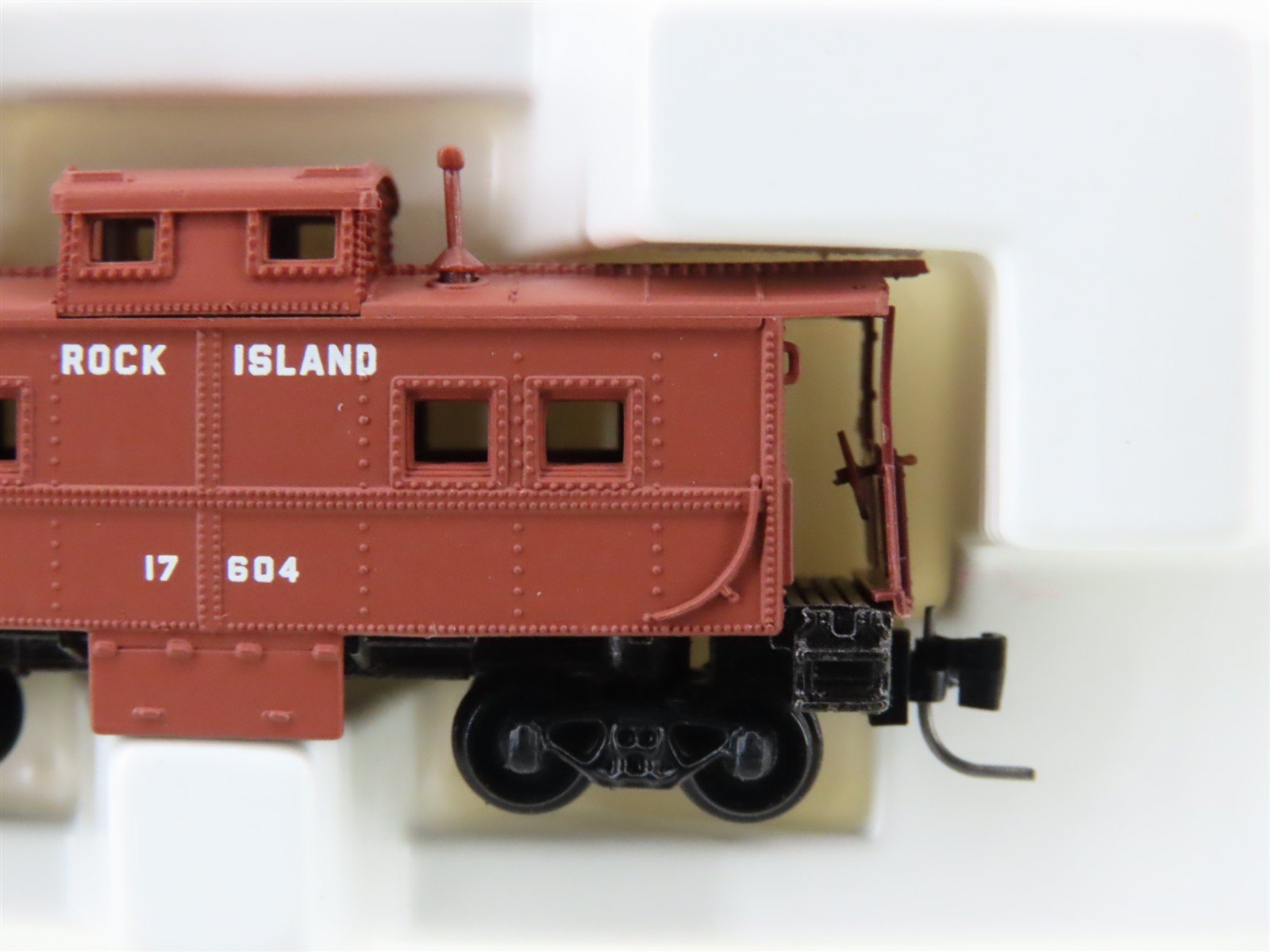 Z Scale Kadee Micro-Trains MTL 14704-2 RI Rock Island Caboose #17604