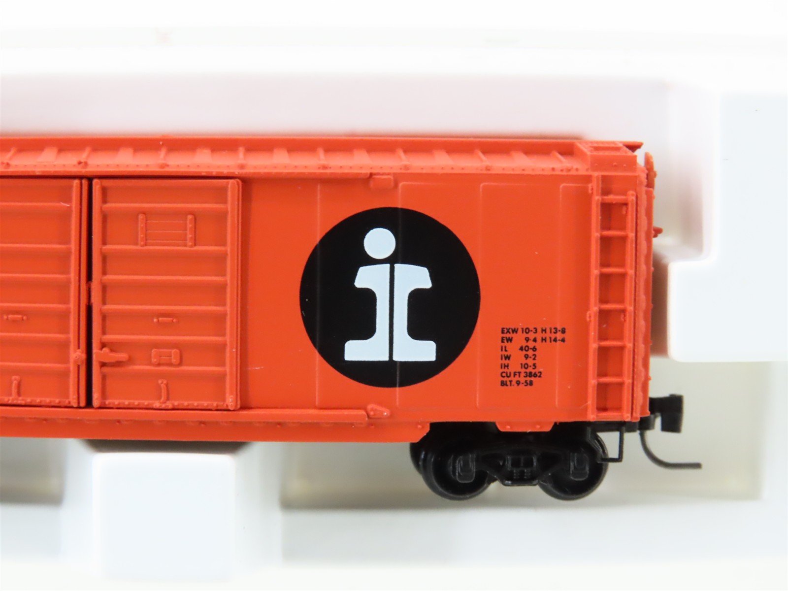 Z Scale Kadee Micro-Trains MTL 14805-2 IC Illinois Central 40' Boxcar #136998