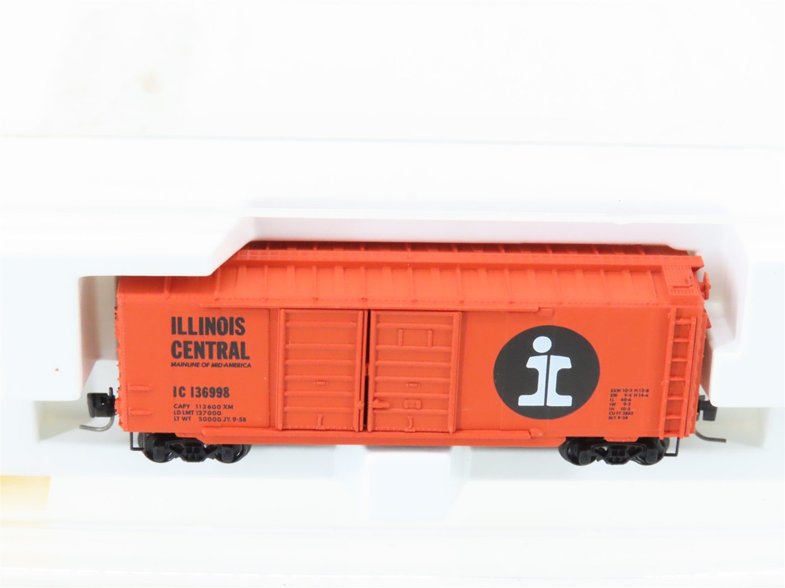 Z Scale Kadee Micro-Trains MTL 14805-2 IC Illinois Central 40' Boxcar #136998