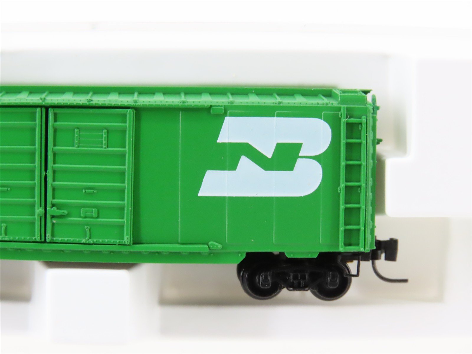 Z Scale Micro-Trains MTL 14811-2 BN Burlington Northern 40' Boxcar #198765