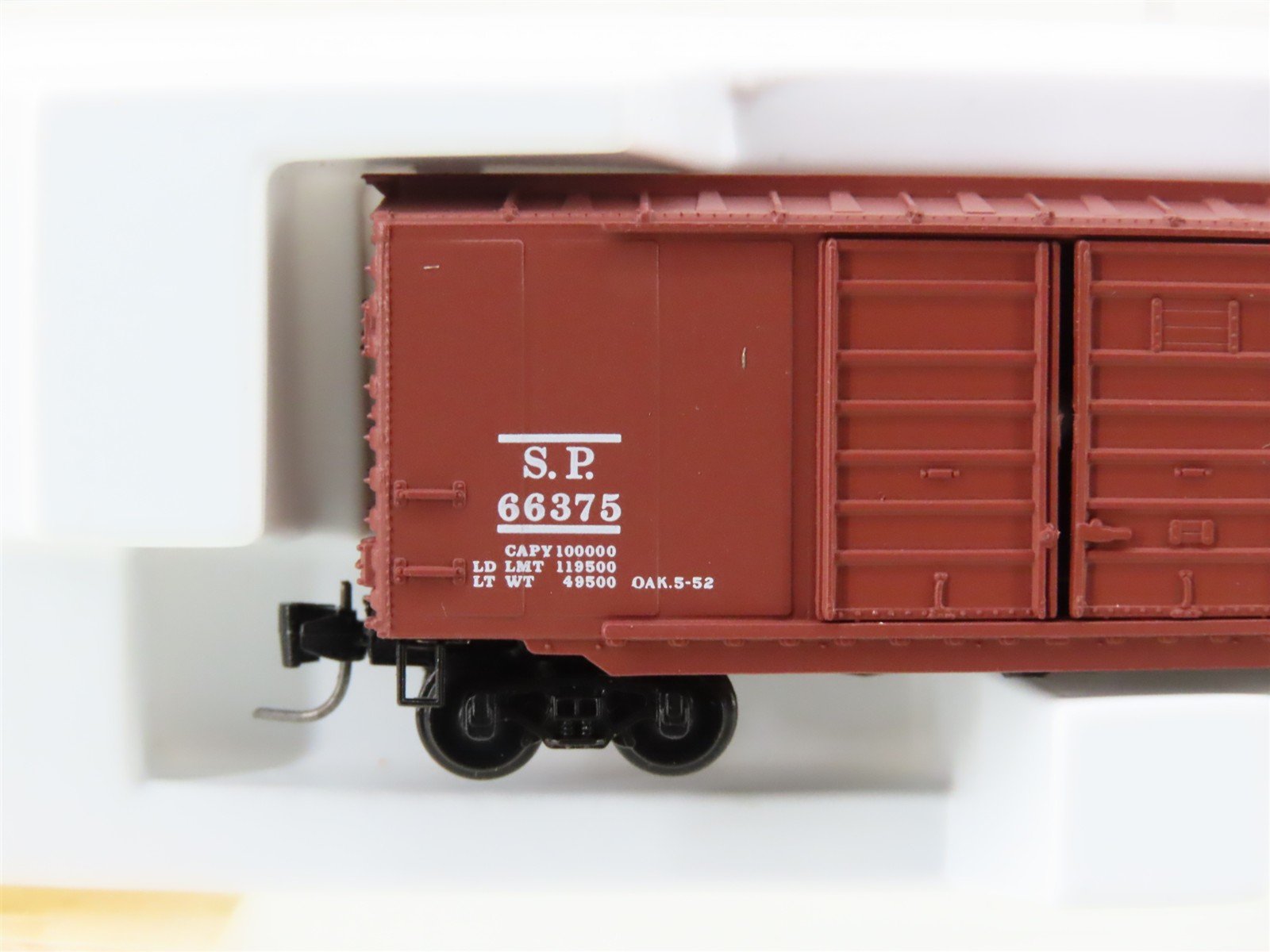 Z Scale Micro-Trains MTL 14817-2 SP Southern Pacific 40' Boxcar #66375