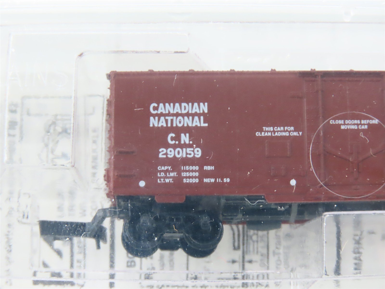 Z Scale Micro-Trains MTL 14908 CN Canadian National 40' Plug Door Boxcar #290159