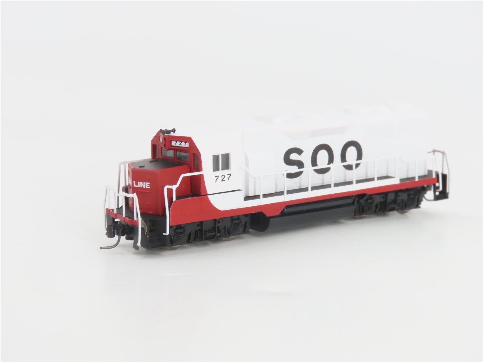 Z Scale Micro-Trains MTL 98101070 SOO Line GP35 Diesel Locomotive #727