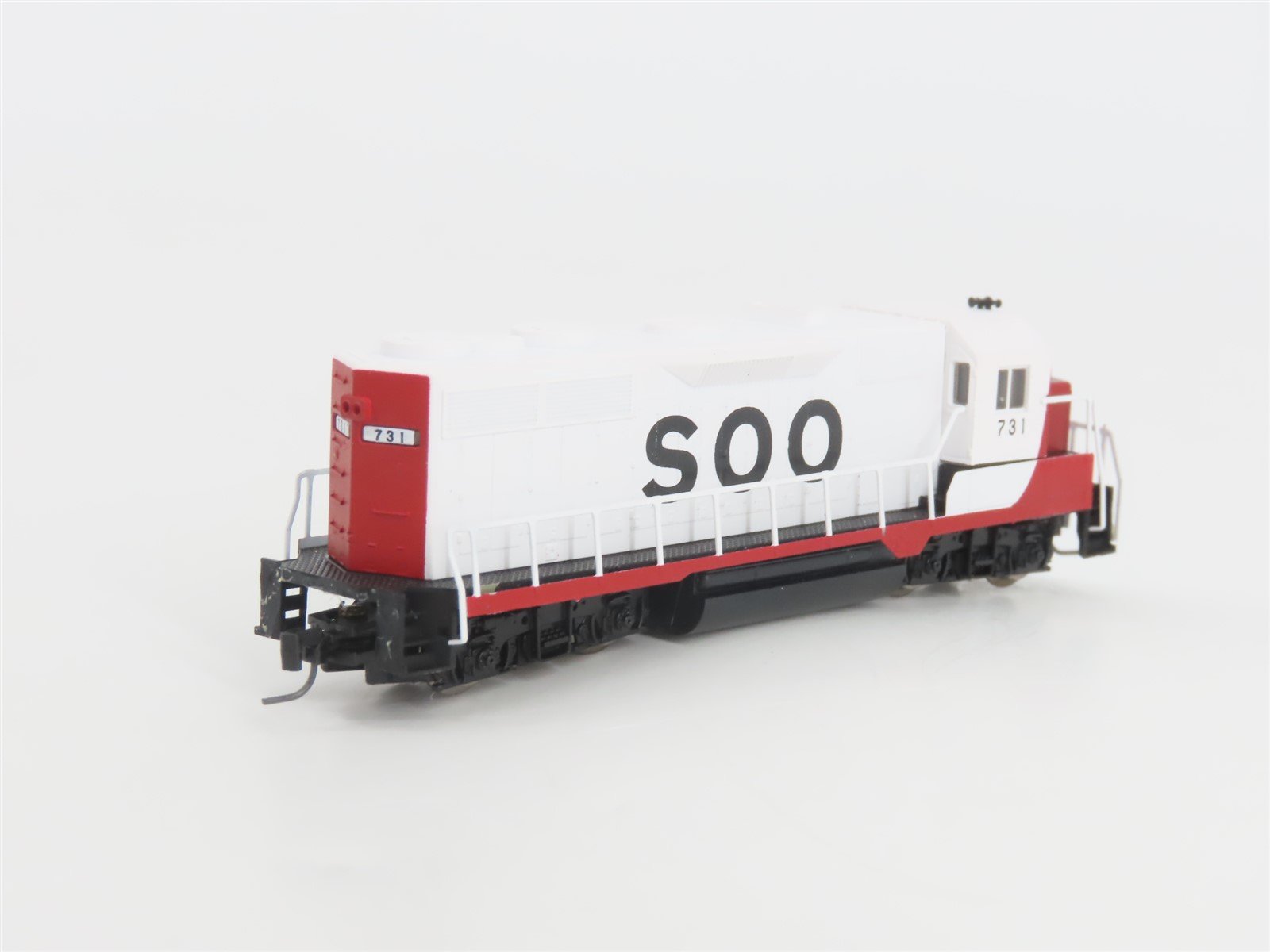 Z Scale Micro-Trains MTL 98101072 SOO Line GP35 Diesel Locomotive #731