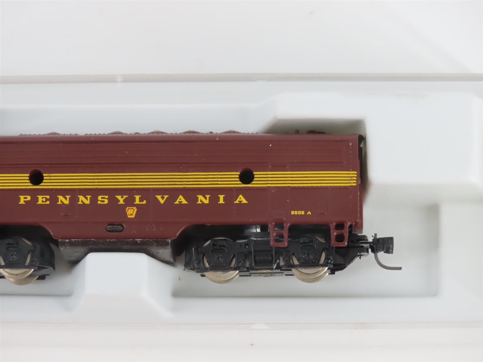 Z Scale Micro-Trains MTL 12002-2 PRR Pennsylvania F7A Diesel #9506 UNPOWERED