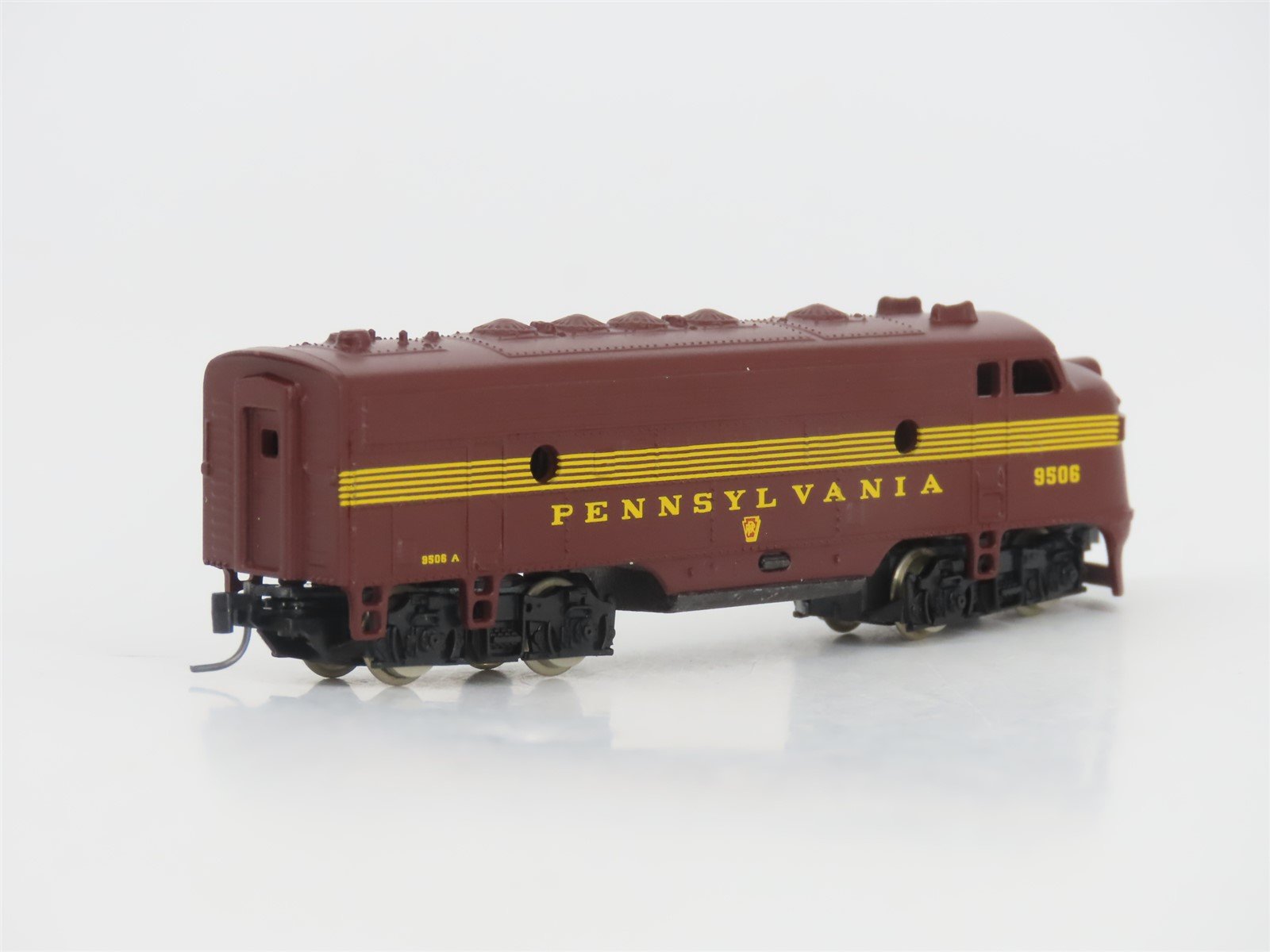 Z Scale Micro-Trains MTL 12002-2 PRR Pennsylvania F7A Diesel #9506 UNPOWERED
