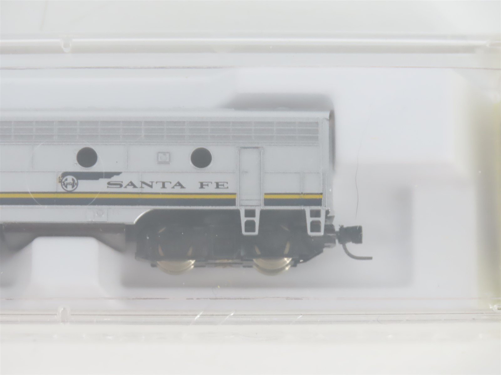 Z Micro-Trains MTL 17010-2 ATSF Santa Fe F7B Diesel Locomotive Sealed/UNPOWERED