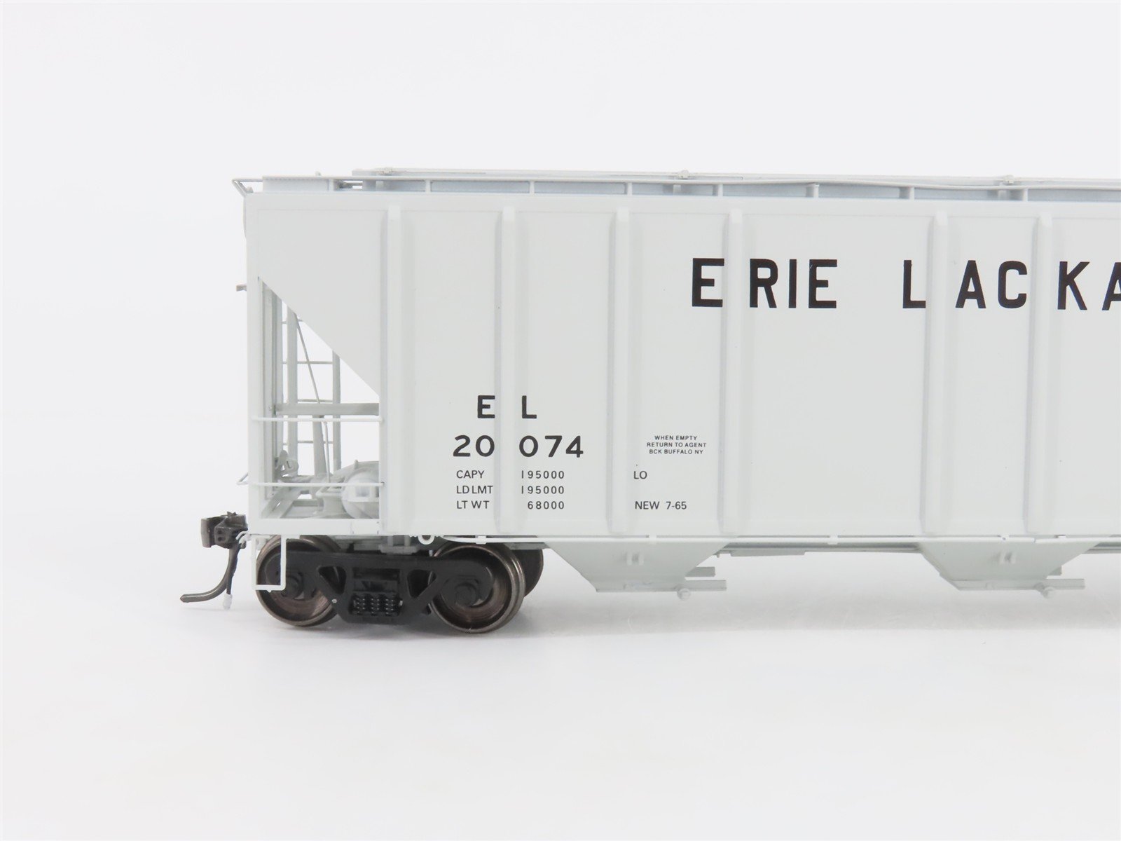 HO Scale ExactRail Platinum EP-80174-6 EL Erie Lackawanna 3-Bay Hopper #20074