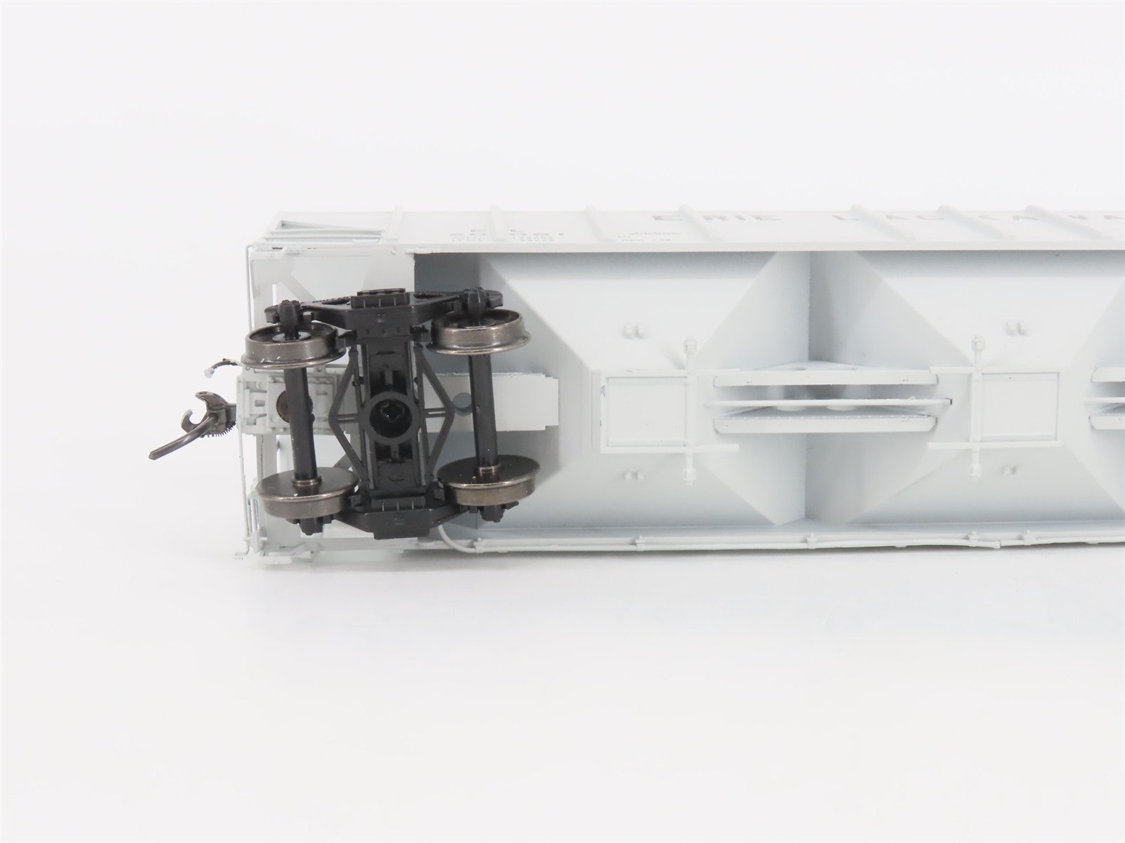 HO Scale ExactRail Platinum EP-80174-4 EL Erie Lackawanna 3-Bay Hopper #20061