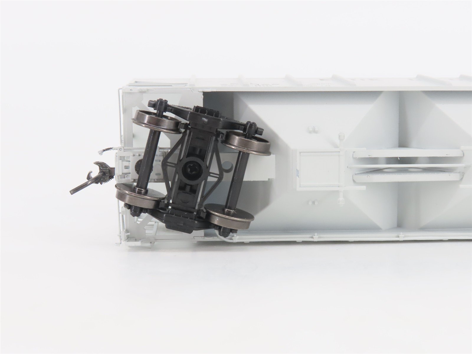 HO Scale ExactRail Platinum EP-80174-3 EL Erie Lackawanna 3-Bay Hopper #20059