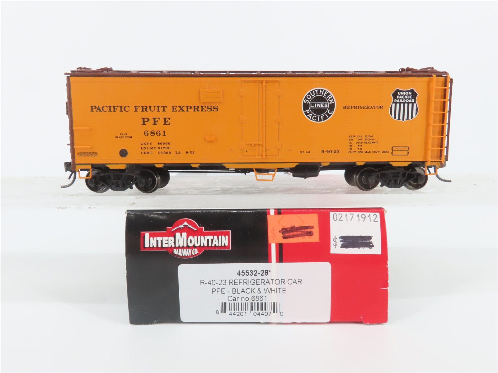 HO Scale InterMountain 45532-28* SP UP PFE Pacific Fruit Express Reefer #6861