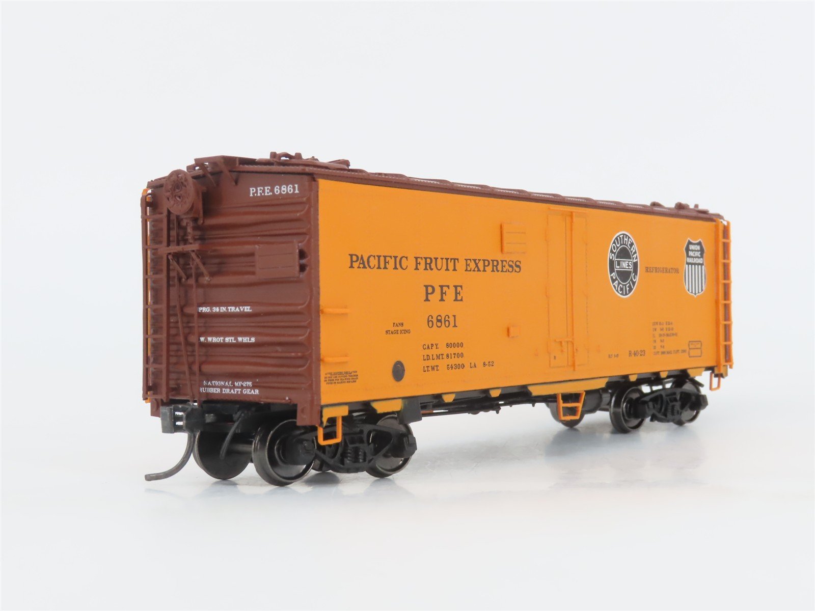 HO Scale InterMountain 45532-28* SP UP PFE Pacific Fruit Express Reefer #6861