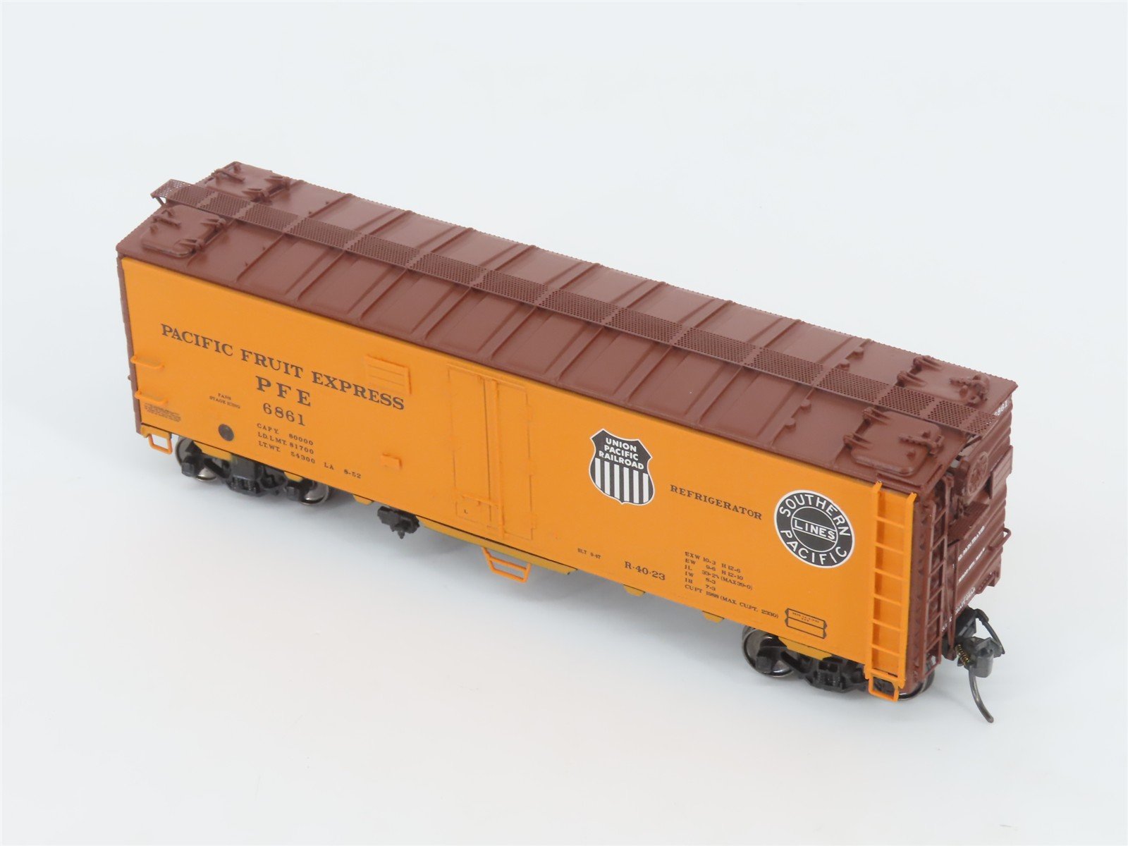 HO Scale InterMountain 45532-28* SP UP PFE Pacific Fruit Express Reefer #6861