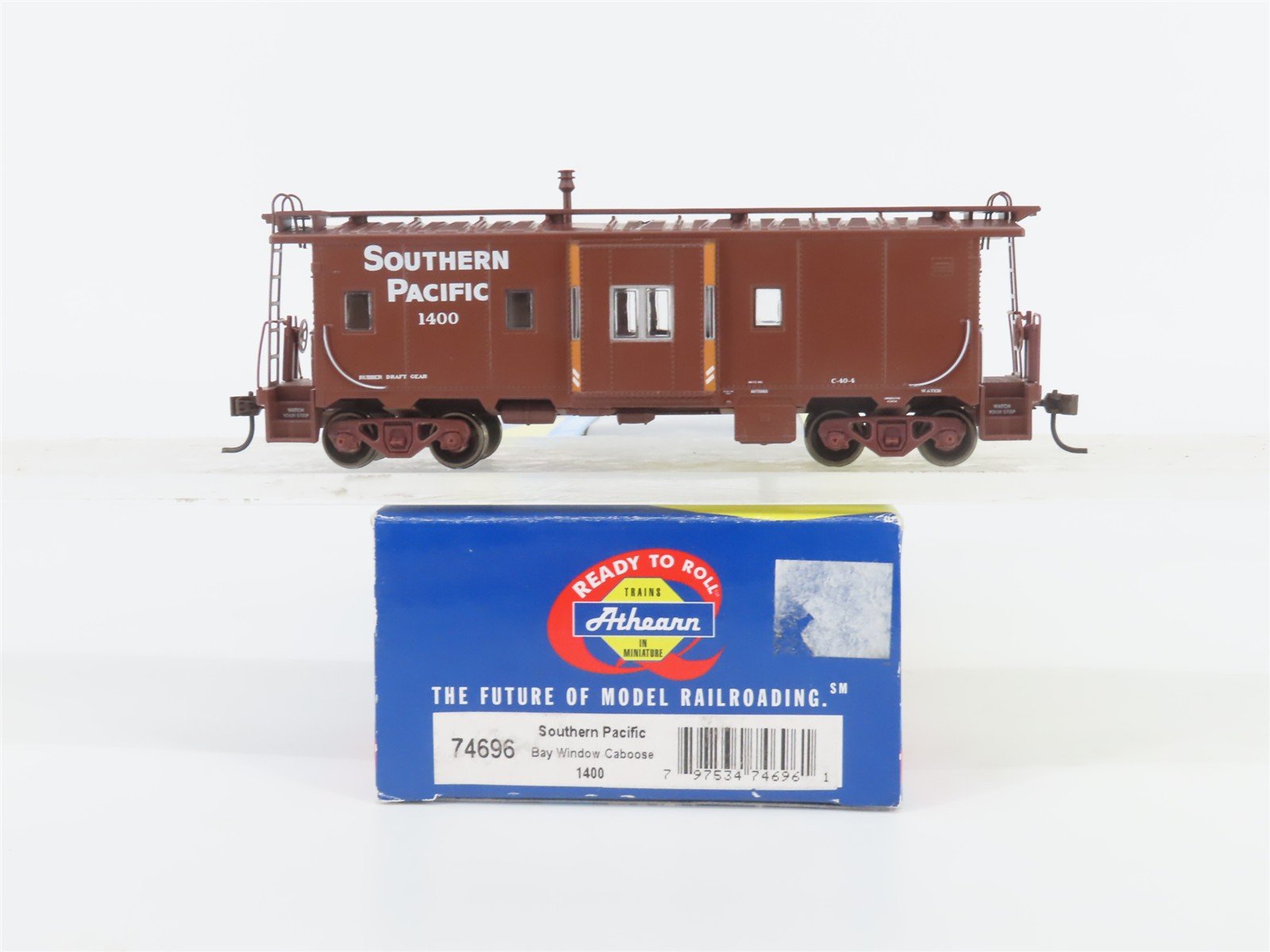 HO Scale Athearn 74696 SP Southern Pacific Railroad Bay Window Caboose #1400