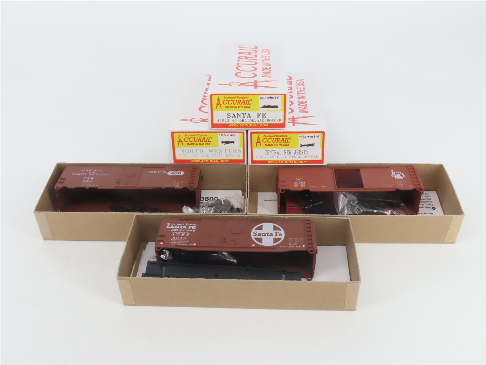 LOT of 3 HO Scale Accurail Kits CNJ/CNW/ATSF 40' Box Cars
