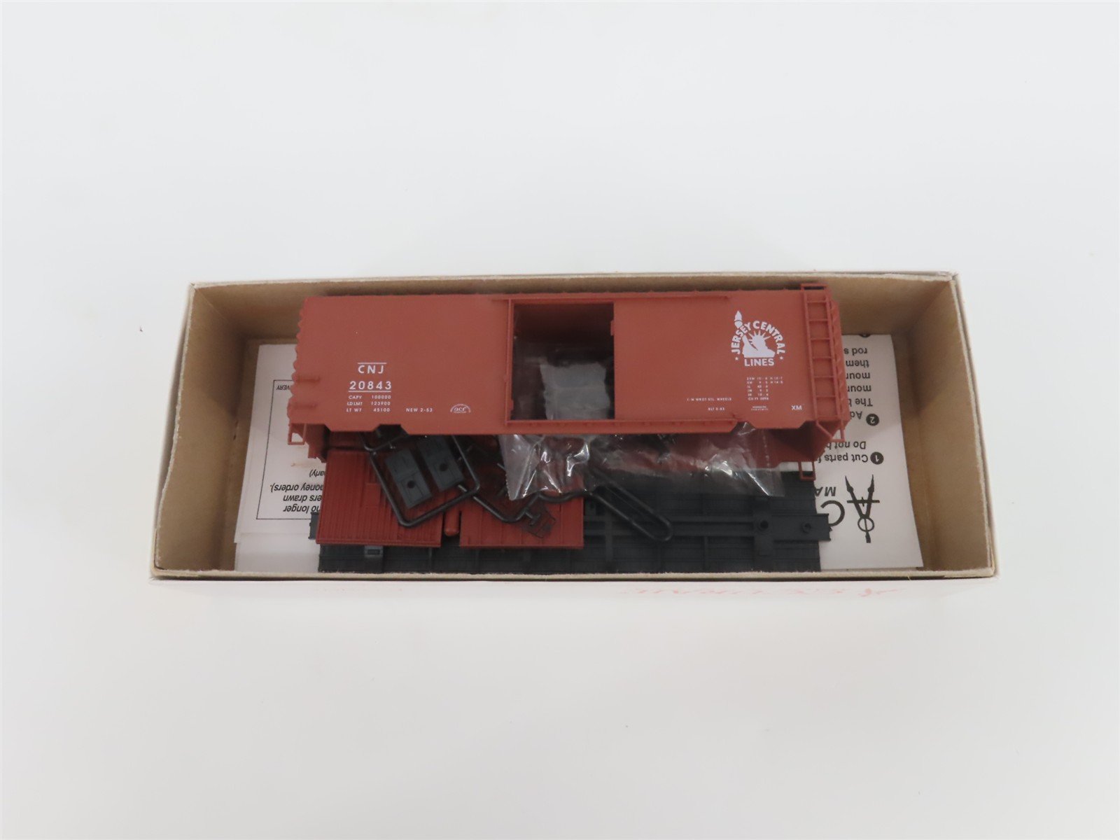 LOT of 3 HO Scale Accurail Kits CNJ/CNW/ATSF 40' Box Cars