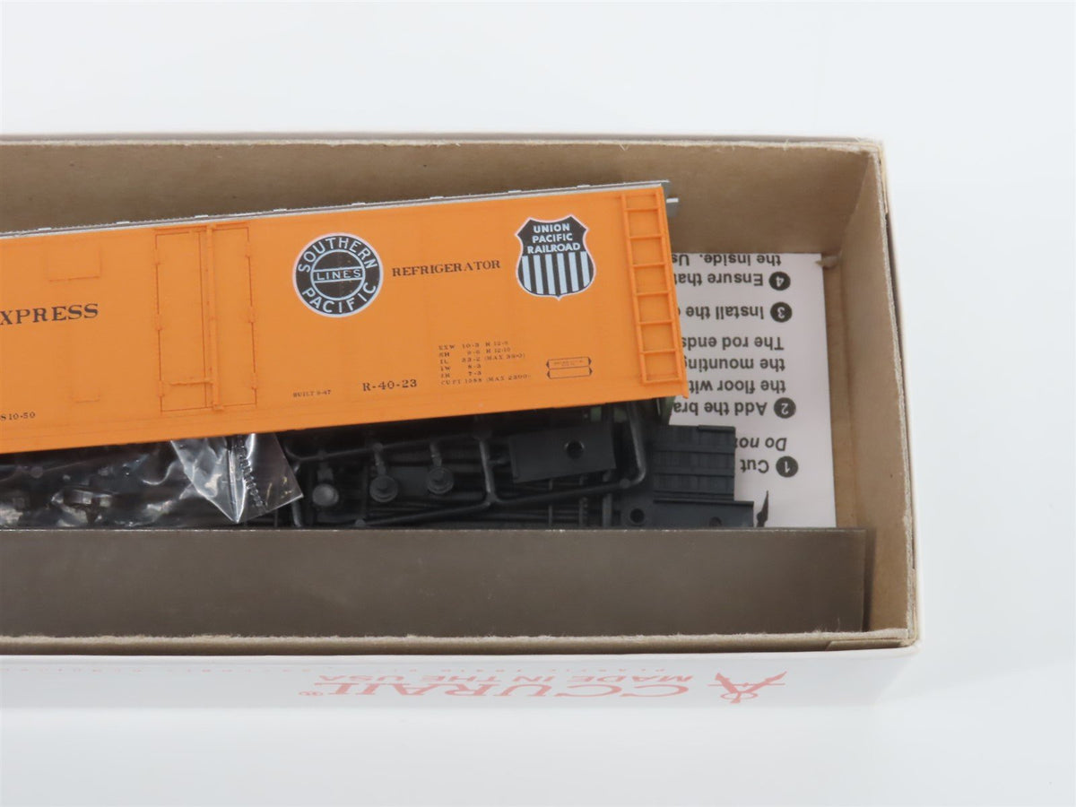 LOT of 2 HO Scale Accurail Kits PFE Pacific Fruit Express 40&#39; Steel Reefers