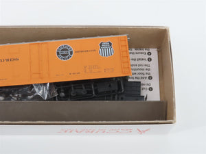 LOT of 2 HO Scale Accurail Kits PFE Pacific Fruit Express 40' Steel Reefers