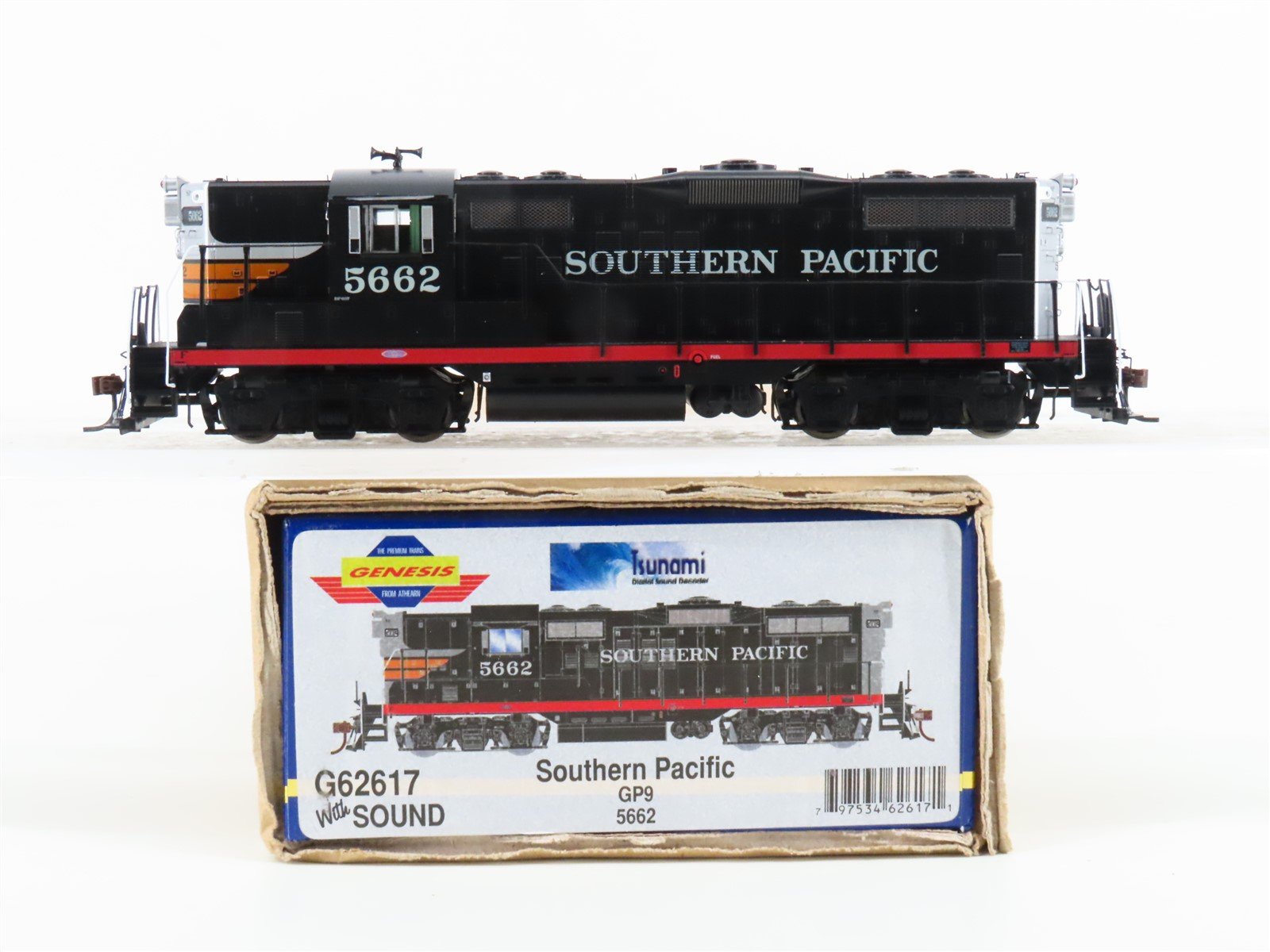 HO Athearn Genesis G62617 SP "Black Widow" EMD GP9 Diesel #5662 w/ DCC & Sound
