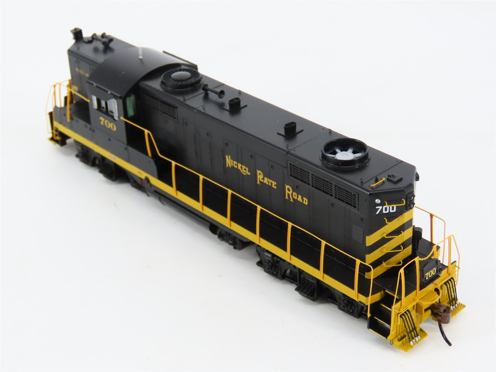 HO Athearn Genesis ATHG30717 NKP Nickel Plate Road GP18 Diesel #700 DCC & Sound
