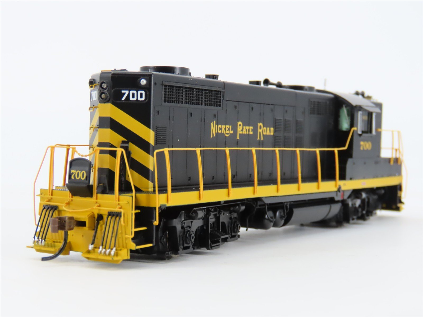 HO Athearn Genesis ATHG30717 NKP Nickel Plate Road GP18 Diesel #700 DCC & Sound