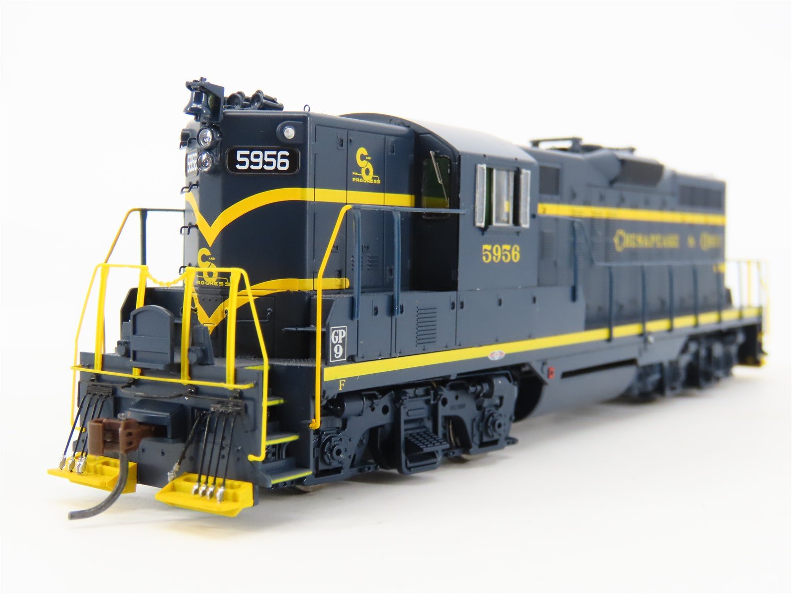 HO Athearn Genesis G62652 C&O Chesapeake & Ohio GP9 Diesel #5956 w/ DCC & Sound