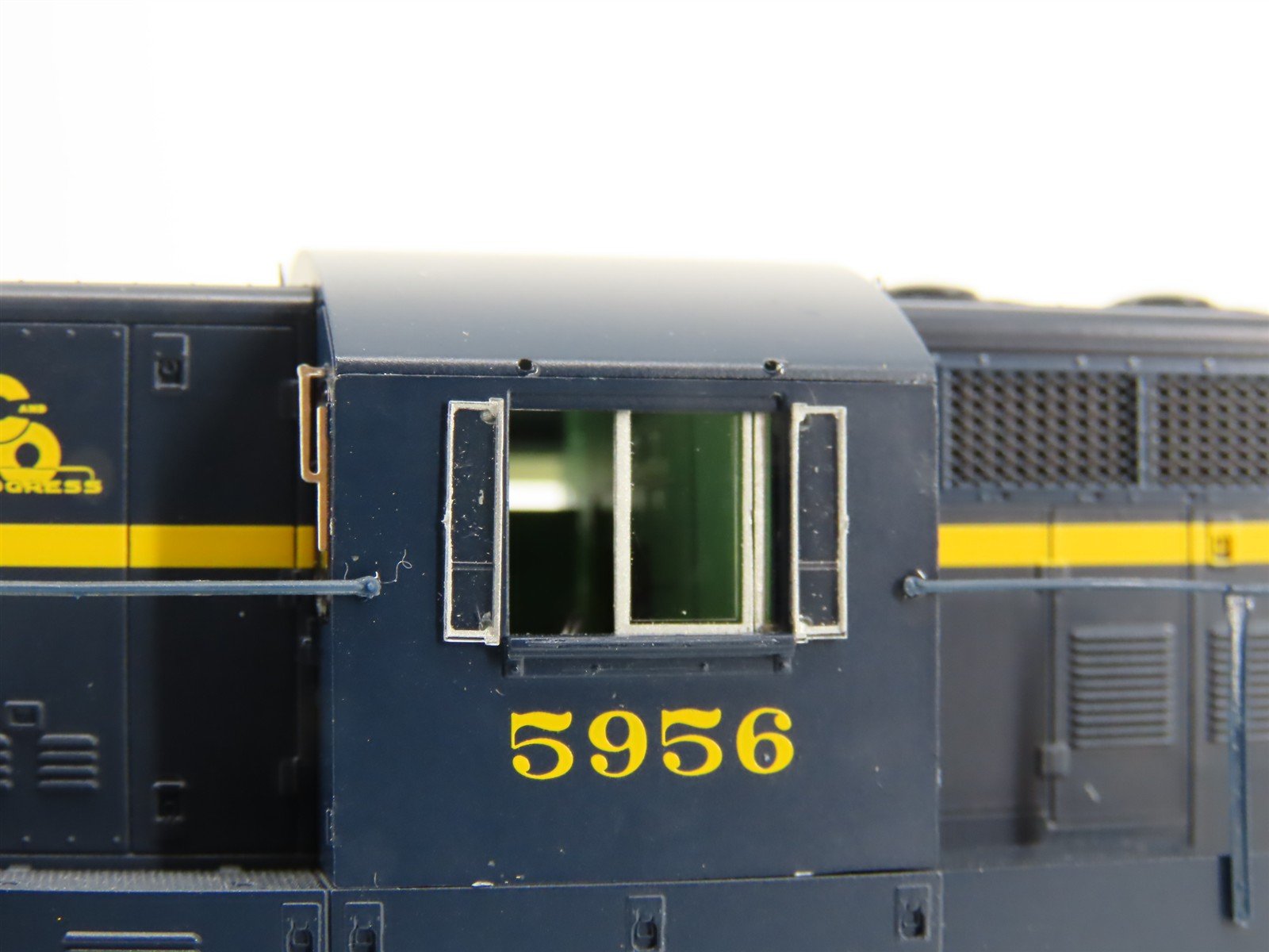 HO Athearn Genesis G62652 C&O Chesapeake & Ohio GP9 Diesel #5956 w/ DCC & Sound