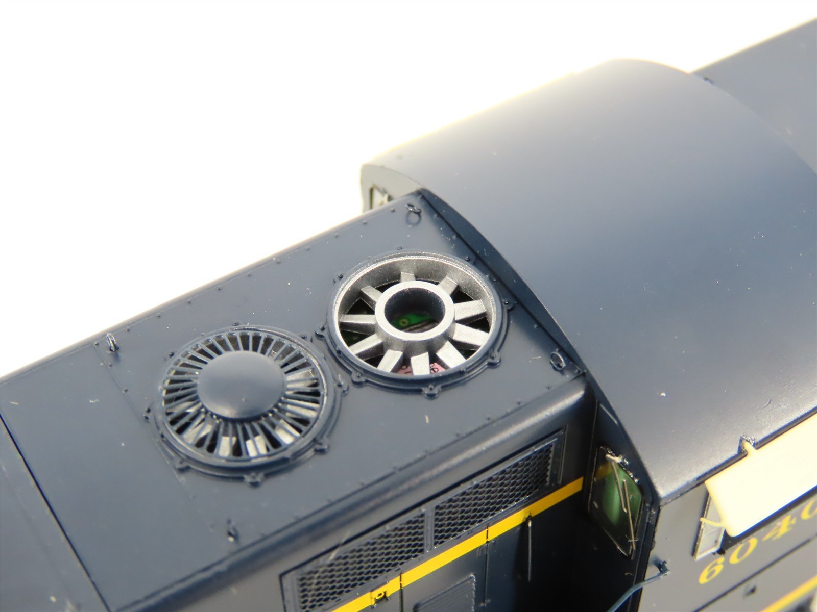 HO Athearn Genesis G62654 C&O Chesapeake & Ohio GP9 Diesel #6040 w/ DCC & Sound