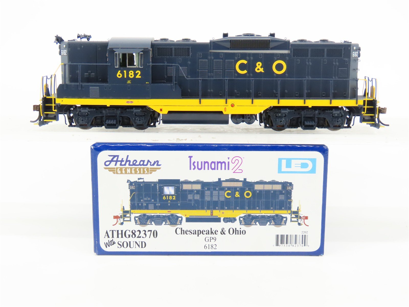 HO Scale Athearn Genesis ATHG82370 C&O EMD GP9 Diesel #6182 w/ DCC & Sound