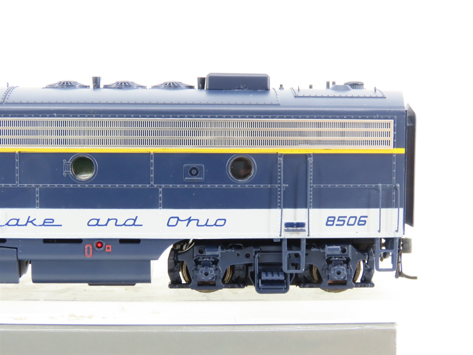 HO Walthers Proto C&O Chesapeake & Ohio EMD F7B Diesel #8506 w/ DCC & Sound