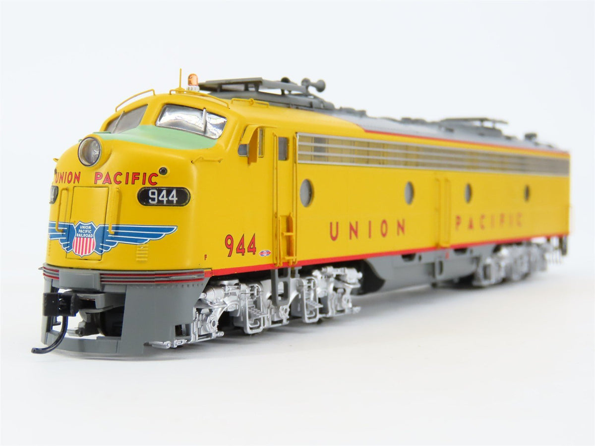 HO Walthers Proto 920-42379 UP Union Pacific EMD E9A Diesel #944 w/ DCC &amp; Sound