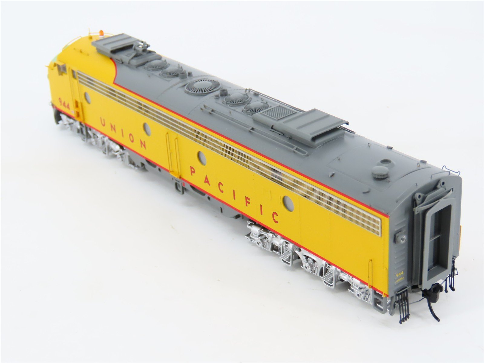 HO Walthers Proto 920-42379 UP Union Pacific EMD E9A Diesel #944 w/ DCC & Sound
